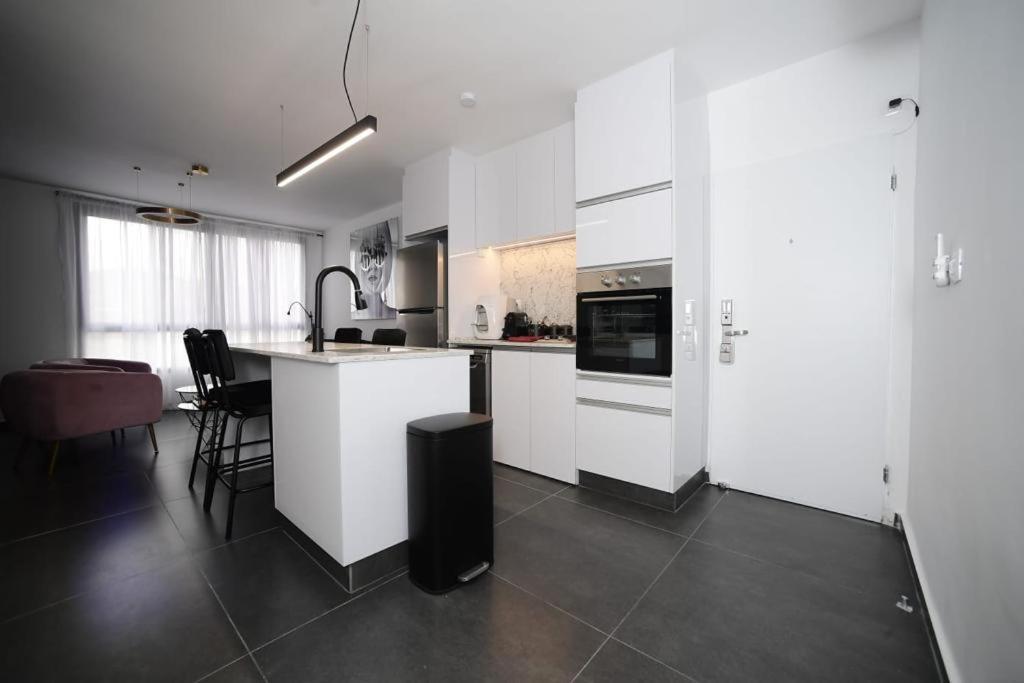 Z-32 Luxury Boutique Apartment Eilat Buitenkant foto